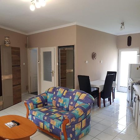 Appartement Belvarosi Apartman à Eger Extérieur photo