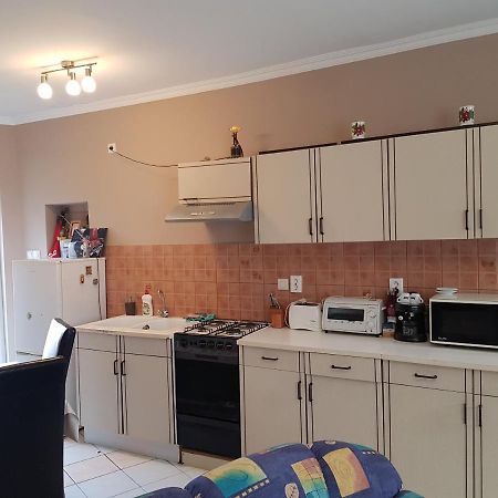 Appartement Belvarosi Apartman à Eger Extérieur photo