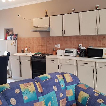 Appartement Belvarosi Apartman à Eger Extérieur photo
