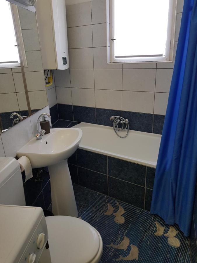 Appartement Belvarosi Apartman à Eger Extérieur photo