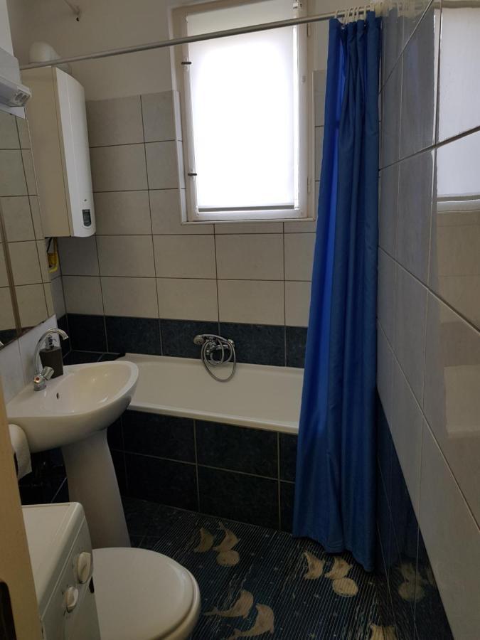 Appartement Belvarosi Apartman à Eger Extérieur photo